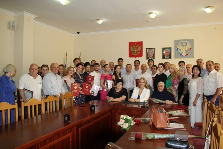 Награждение Почетными Грамотами Министерства Культуры РД