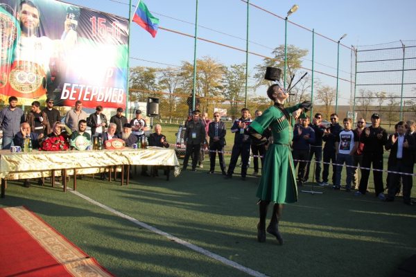Встреча чемпиона мира А. Бетербиева