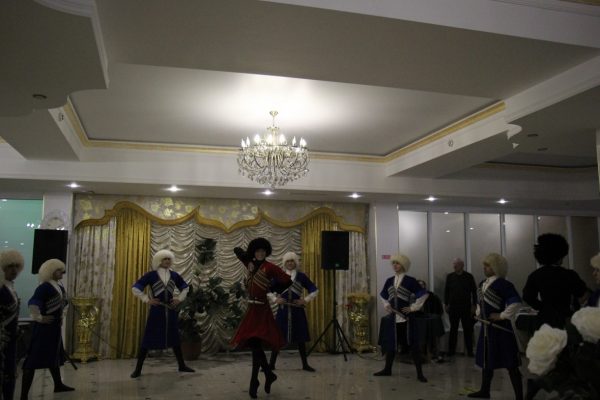 Символ межконфессионального единства в виде триединого центра «Мечеть-Часовня-Синагога».
