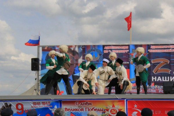 Конные скачки ко Дню победы.