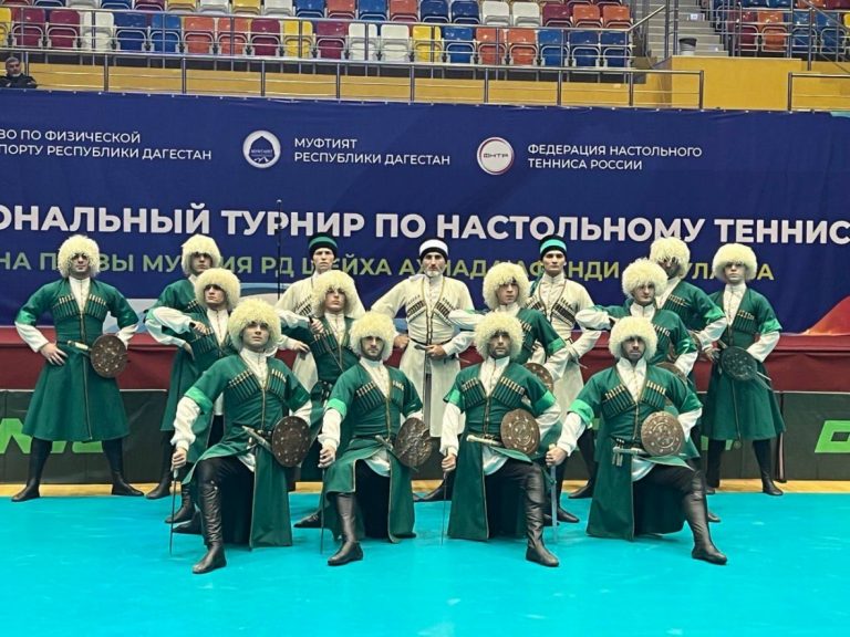 Торжественное открытие турнира по настольному теннису.