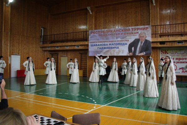 Благотворительность.