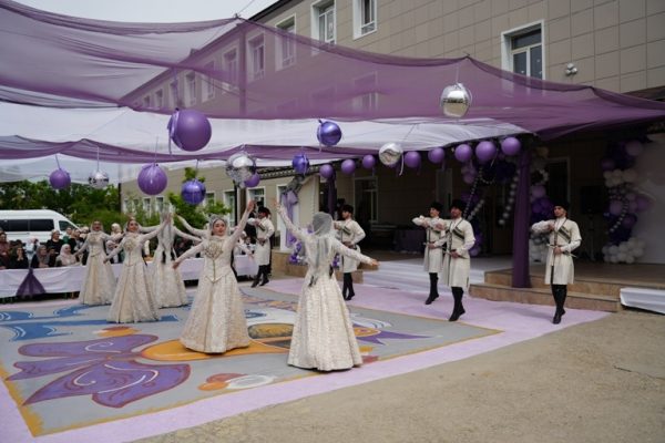 Последний звонок в с. Дылым.